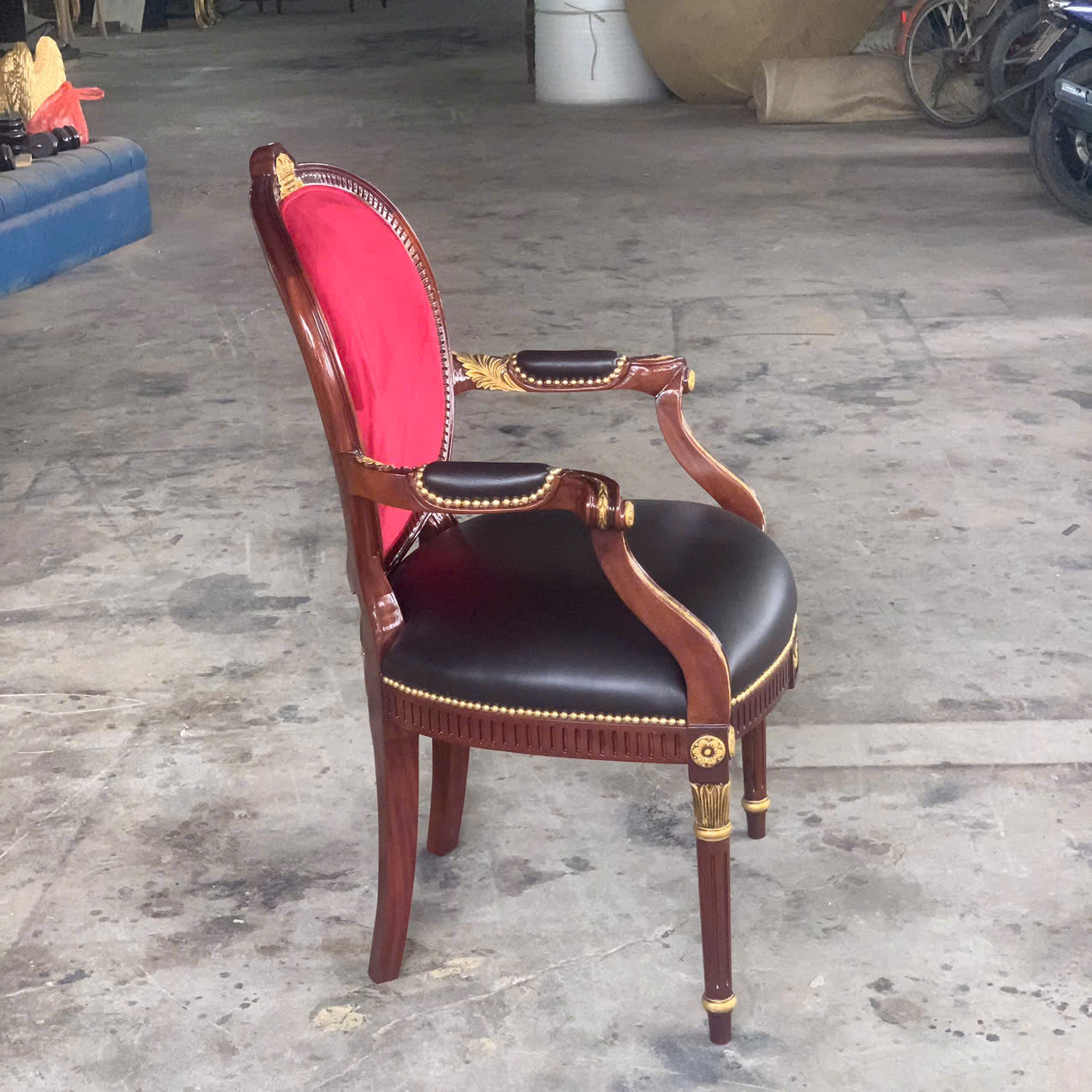 GHẾ ĂN CỔ ĐIỂN LOUIS KING CHAIR 16 CÓ TAY VỊN